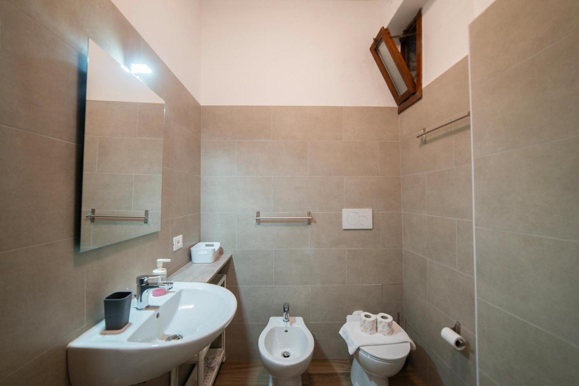 Twin Grande, Grazioso Pied-A-Terre A Venezia Appartement Buitenkant foto