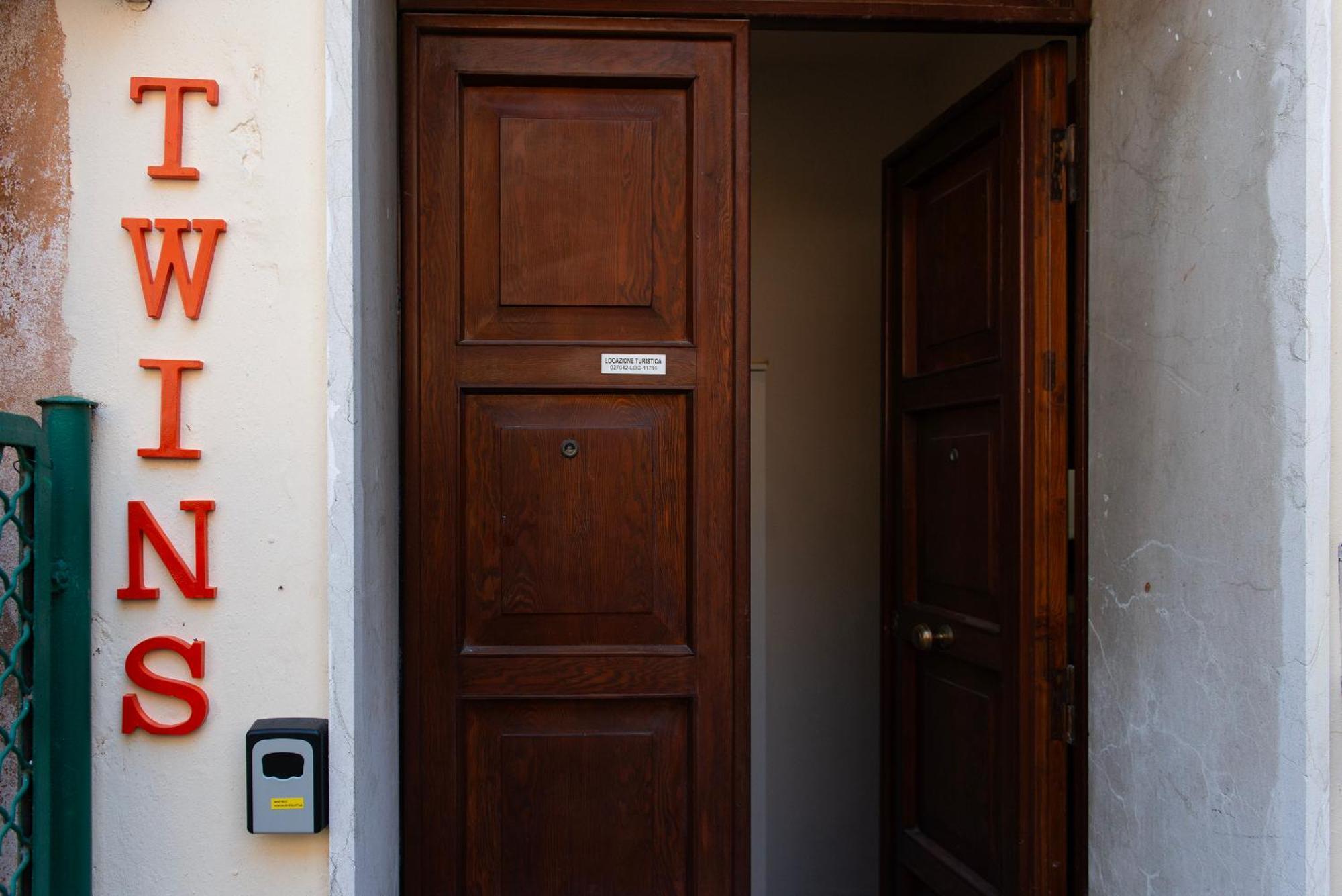 Twin Grande, Grazioso Pied-A-Terre A Venezia Appartement Buitenkant foto